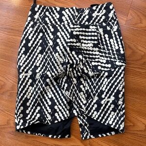 The Limited Women’s Black and White Above The Knee Skirt Size 2